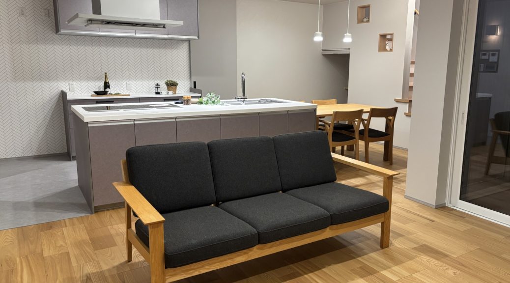 レンタル家具　おしゃれ　富山　無垢材　ミヤモト家具　完成見学会